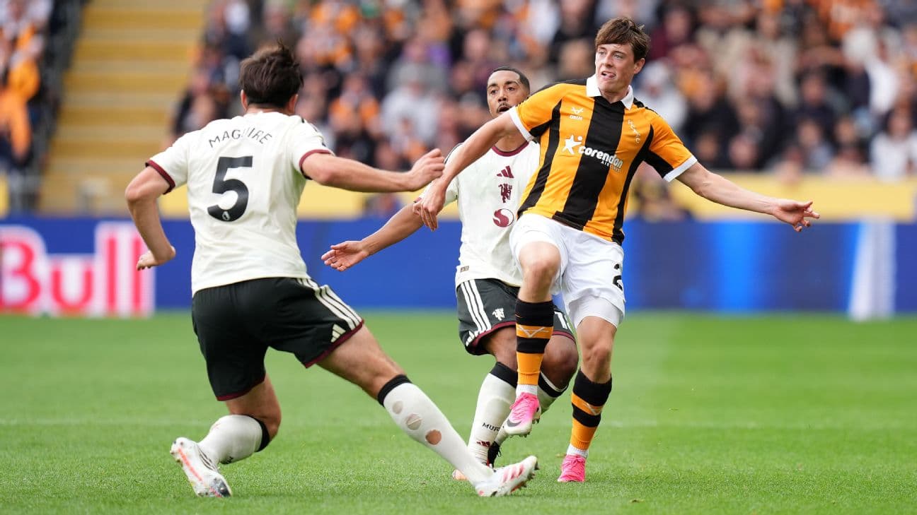Man United slip to surprise Hull defeat as Premier League begins